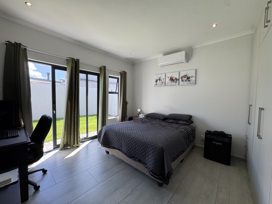 3 Bedroom Property for Sale in Sandown Western Cape
